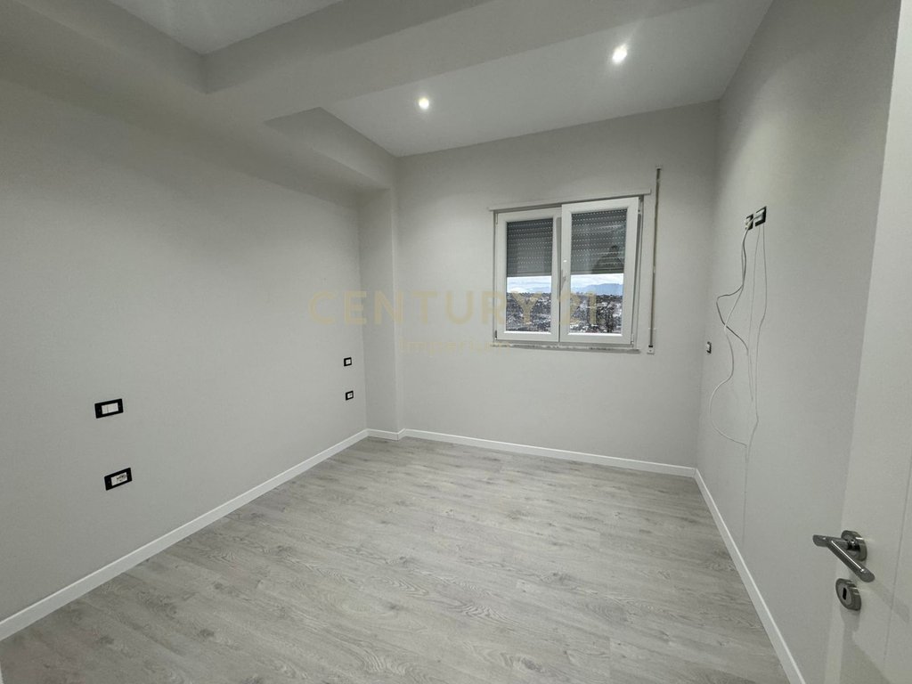 Apartament 1+1 me Verandë në Kodrën e Priftit – Jepet me Qira