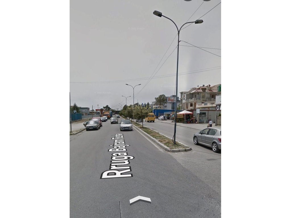 SHITET AMBJENT BIZNESI NE RRUGE KRYESORE NE SHKOZET-DURRES !