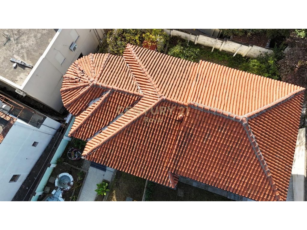 Vilë për Shitje prane spitalit rajonal Durrës - 280000€ | 480 m²