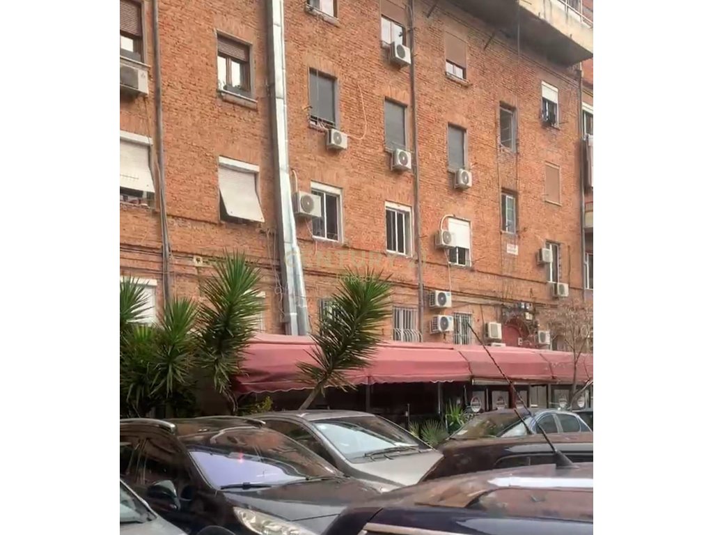 Bar / Restorant në shitje tek Shallvaret,perballe Tajvanit, Tiranë . ULET ÇMIMI NGA 280,000€ NË 250.000€ !