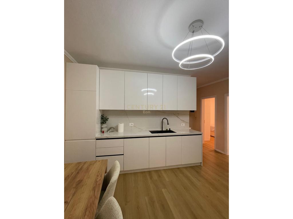 SHITET APARTAMENT 2+1 TEK SHKEMBI KAVAJES !