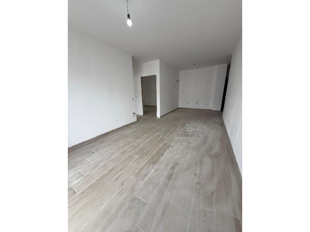 SHITET APARTAMENT 2+1 NE KUNE (SHENGJIN) VIJA E PARE ME PAMJE DETI!