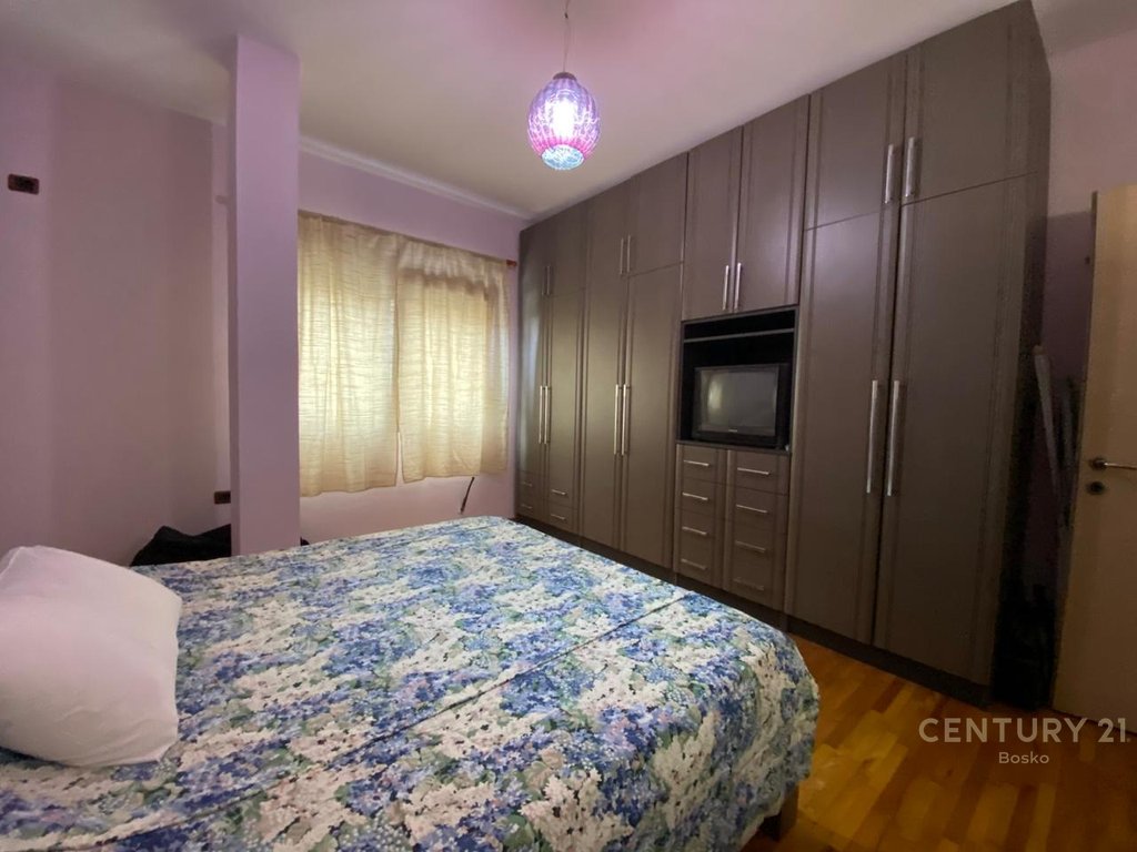 ME QIRA APARTAMENT 2+1 TEK XHAMLLIKU
