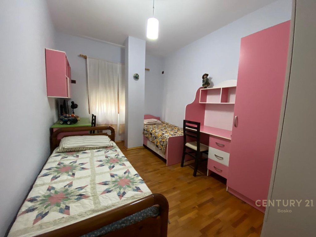 ME QIRA APARTAMENT 2+1 TEK XHAMLLIKU