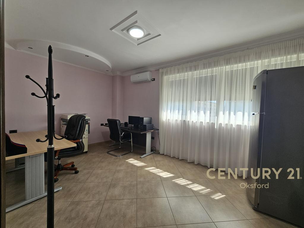 JEPET ME QIRA APARTAMENT 3+1+2 NE XHAMLLIK!