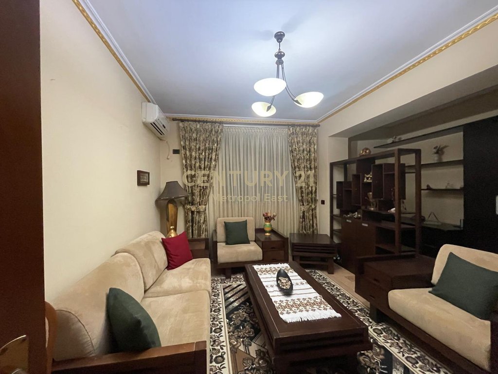 JEPET ME QIRA APARTAMENT 2+1+2 PRANE XHEKO IMPERIAL, NE TIRANE TE RE