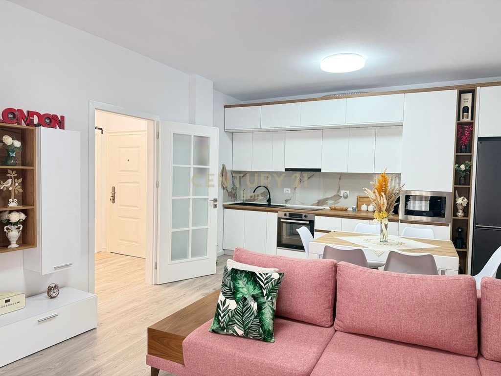 Shitet Apartament 1+1 Vije e Pare te Meteor, Golem !