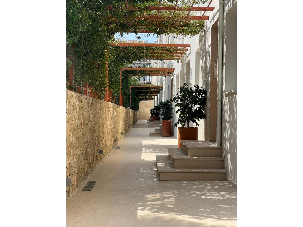 APARTAMENT 2+1 ME PAMJE DET NE SHITJE,VLORE