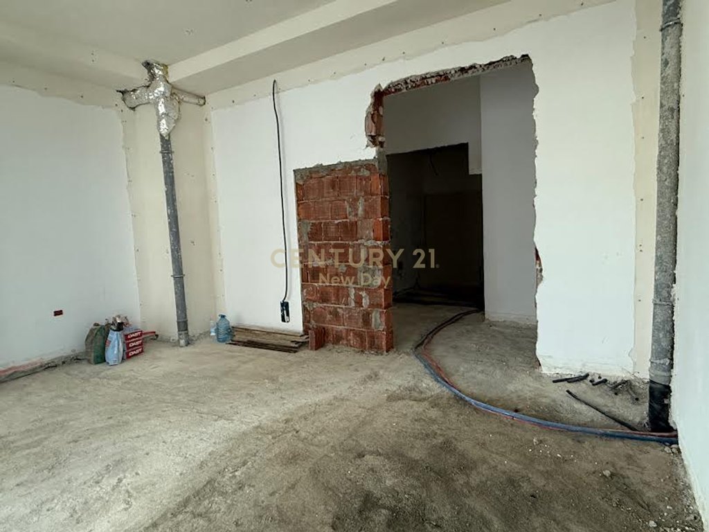 Apartament per shitje tek 27kt.