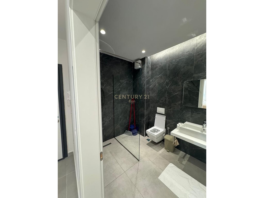 JEPET ME QIRA APARTAMENT 2+1 I ARREDUAR NE GOLEM PRANE PREMIUM HOTEL !