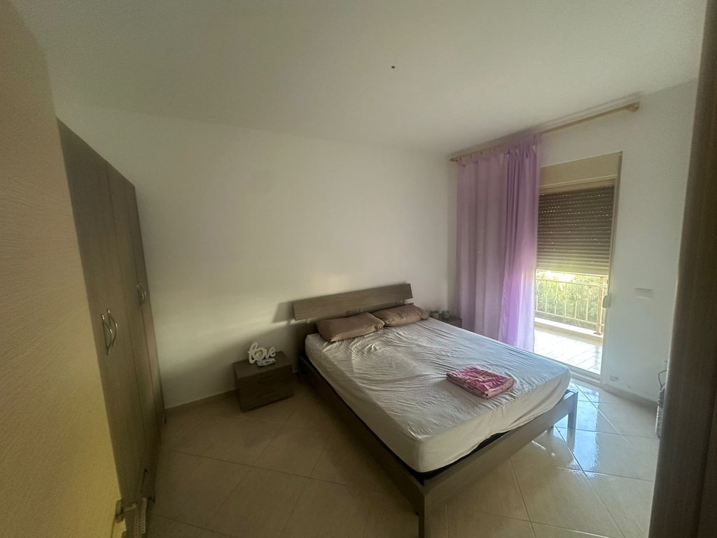 APARTAMENT 2+1+2 PER SHITJE,PRANE LUNGOMARES!