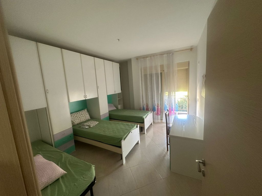 APARTAMENT 2+1+2 PER SHITJE,PRANE LUNGOMARES!