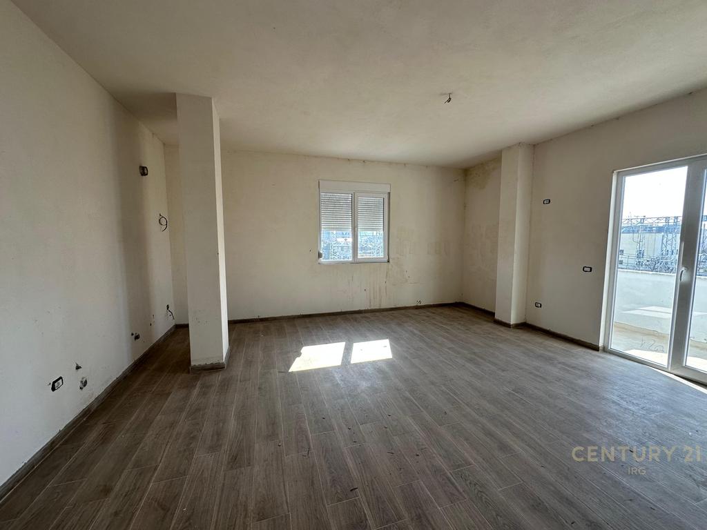 SHITET APARTAMENT 2+1 TEK BULEVARDI I RI