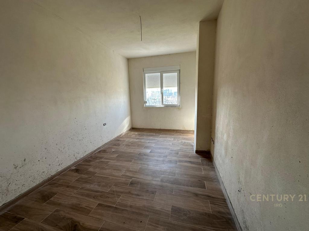 SHITET APARTAMENT 2+1 TEK BULEVARDI I RI