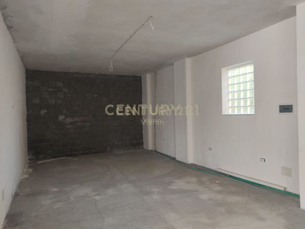 Ambient Komercial  me qira afër Rruges se Gjanë, Shkodër  | 266 m²