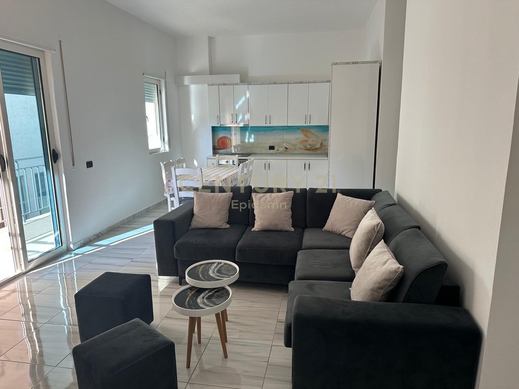 Apartament 2+1 i Mobiluar në Shkëmbin e Kavajës, 104 m²  !!