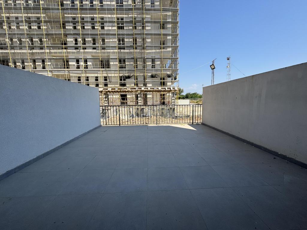 SHESIM APARTAMENT/NJESI ME 2 VERANDA TEK UNIVERS CITY!