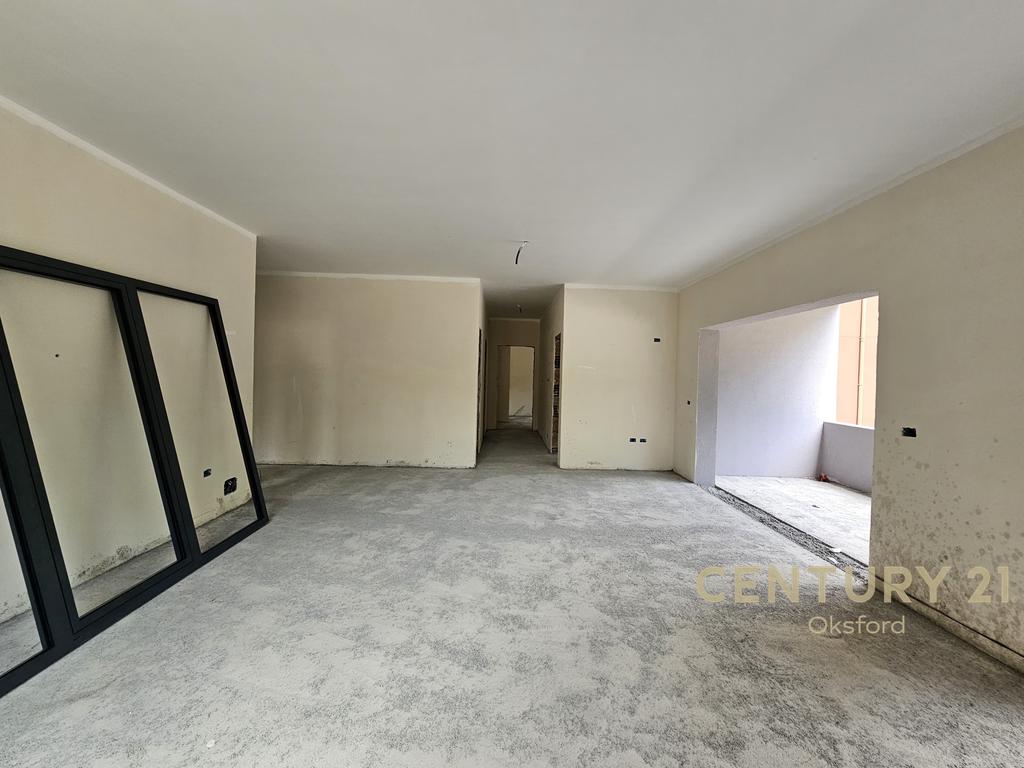 SHITET APARTAMENT 3+1+2 TE RRUGA E ELBASANIT