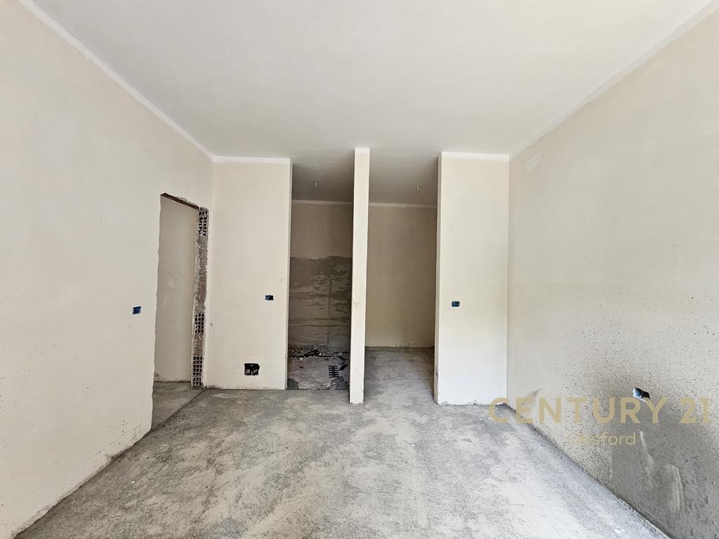 SHITET APARTAMENT 3+1+2 TE RRUGA E ELBASANIT