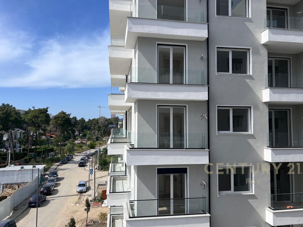 Shitet ambient komercial, tek VM Residence ne Golem!