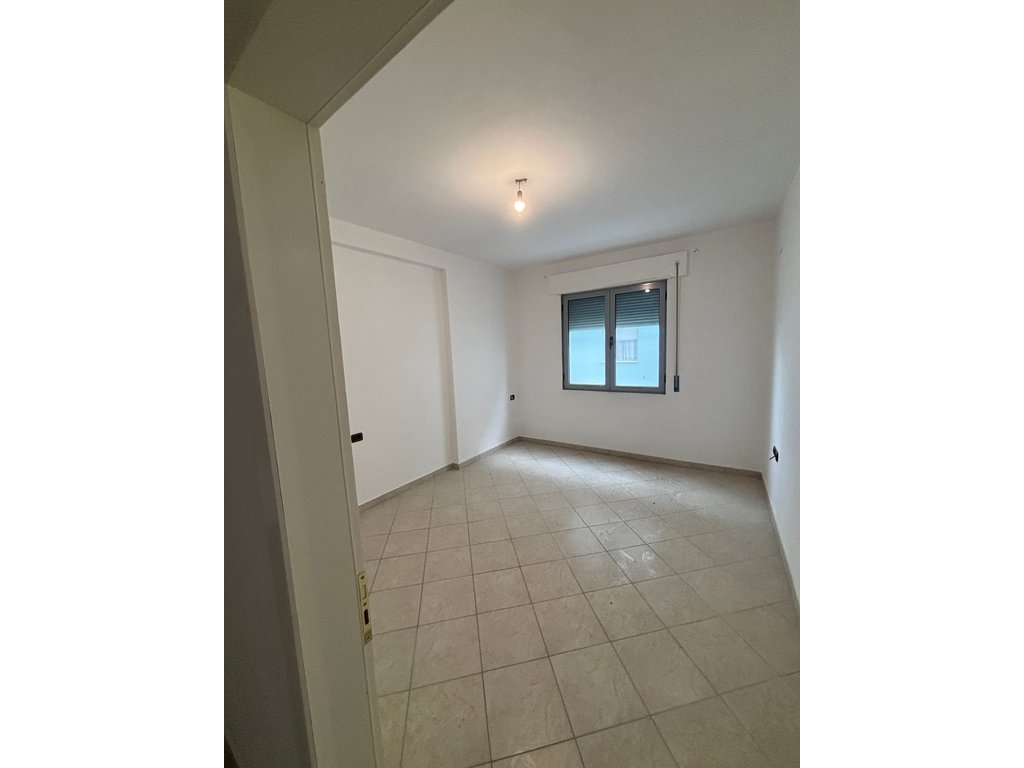 APARTAMENT 1+1 PER SHITJE,NE PLAZH TE VJETER!