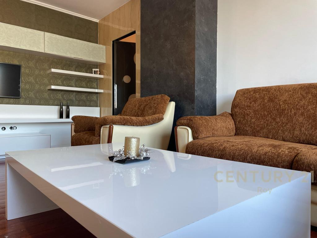 JEPET APARTAMENT 2+1 ME QIRA PLAZH DURRES!