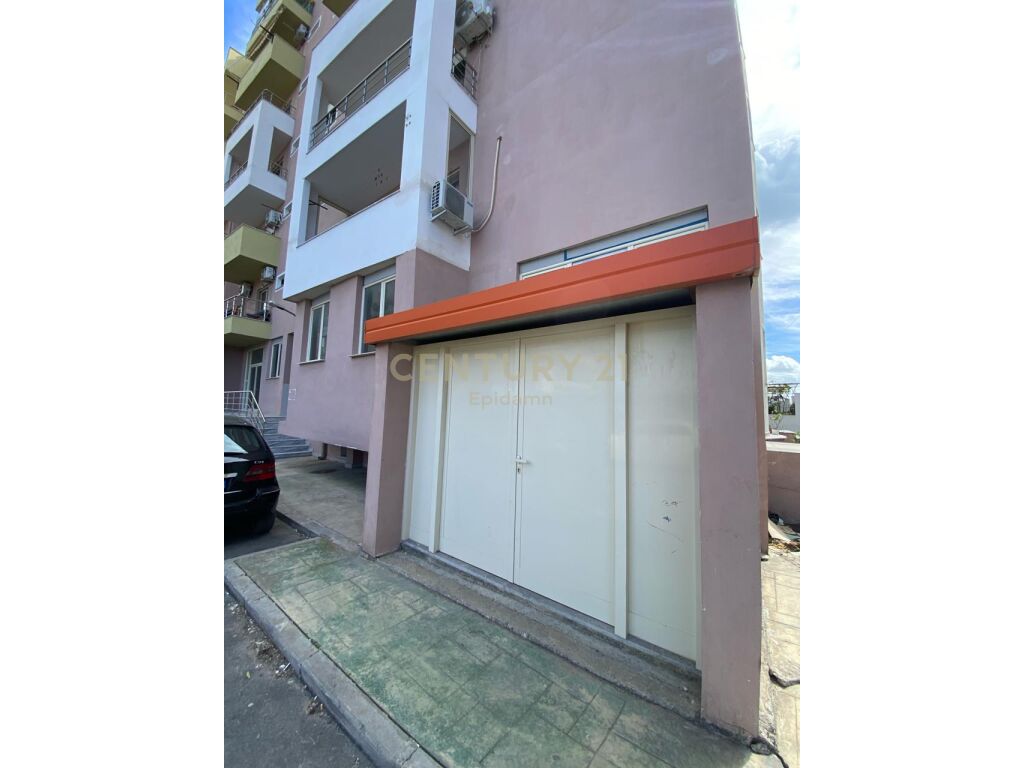 Ambient për Shitje në Plazh, Durrës - 262500€ | 525m²