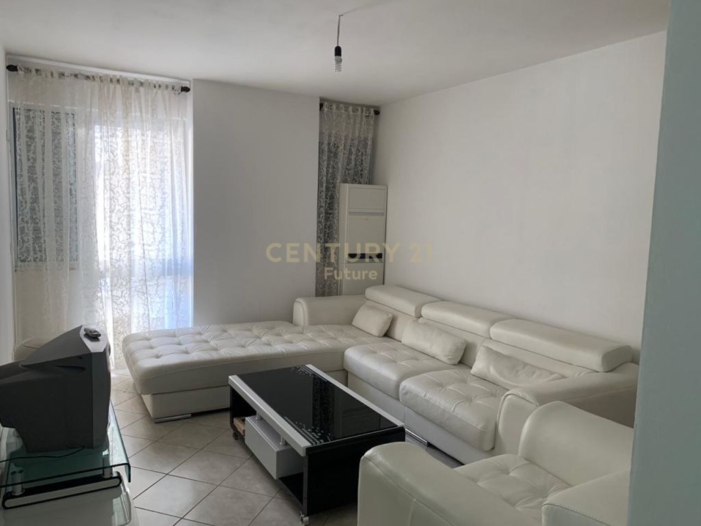 SHITET APARTAMENT 2+1 ME GARAZH, SHENGJIN