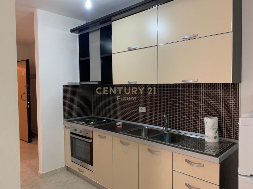 SHITET APARTAMENT 2+1 ME GARAZH, SHENGJIN