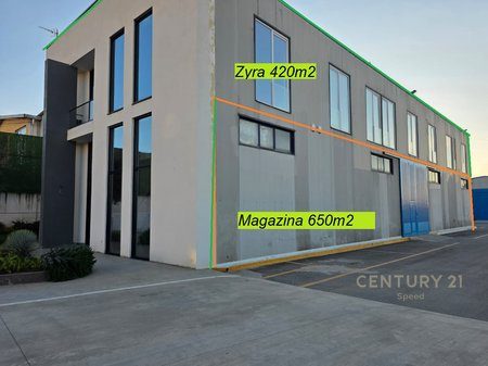 JEPET AMBJENT MULTIFUNKSIONAL NE AUTOSTRADEN TIRANE-DURRES KM7!
