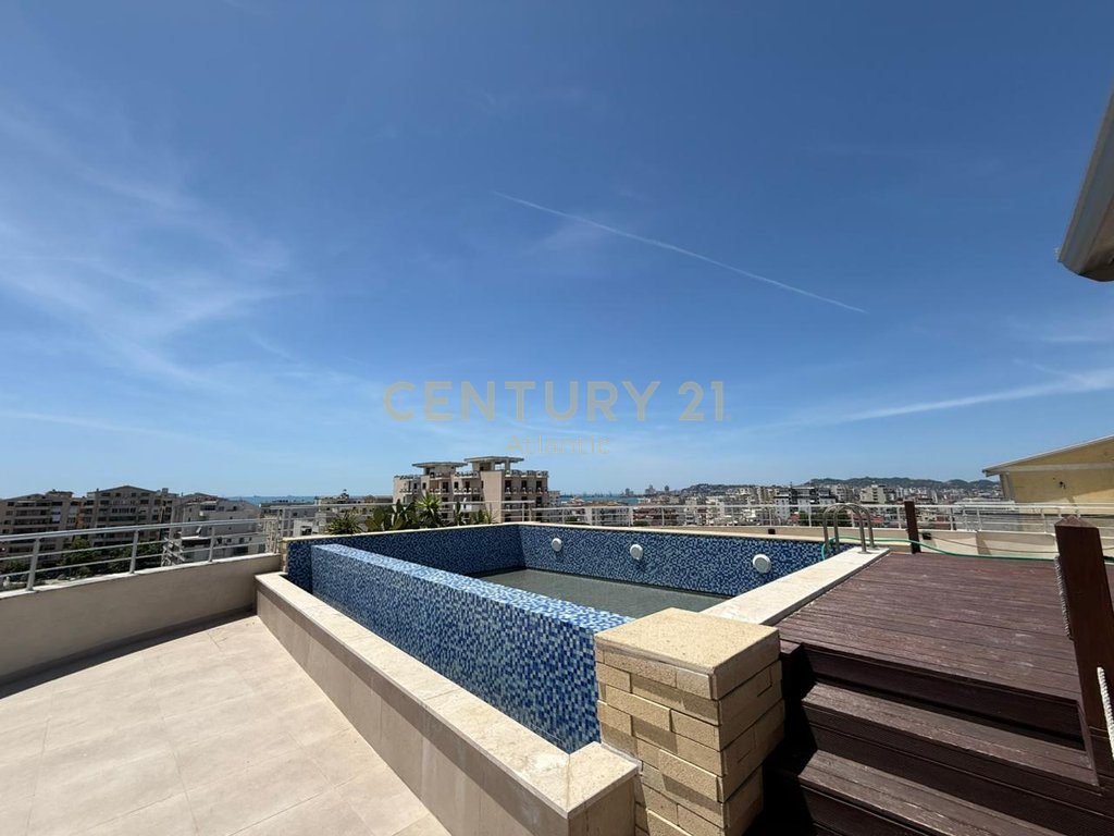 Penthouse 3+2 me Pamje Deti dhe Qyteti ,  Plazh Hekurudha, Durrës