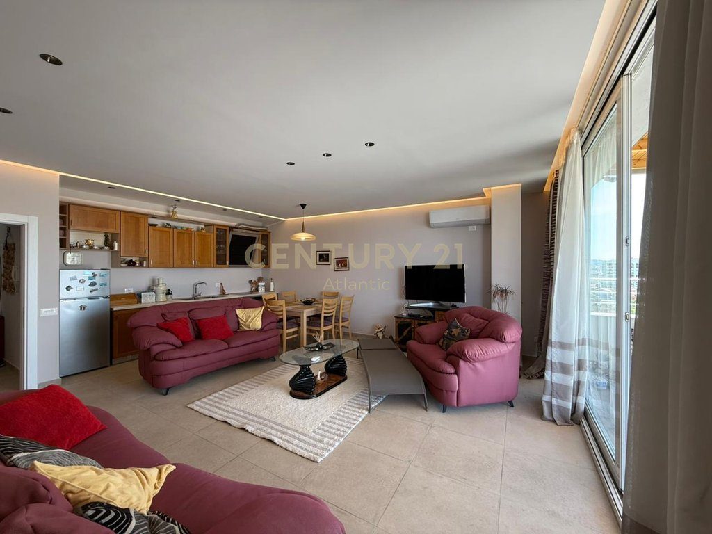Penthouse 3+2 me Pamje Deti dhe Qyteti ,  Plazh Hekurudha, Durrës