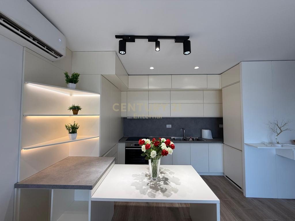 Apartament 2+1 Per Qira tek Selvia