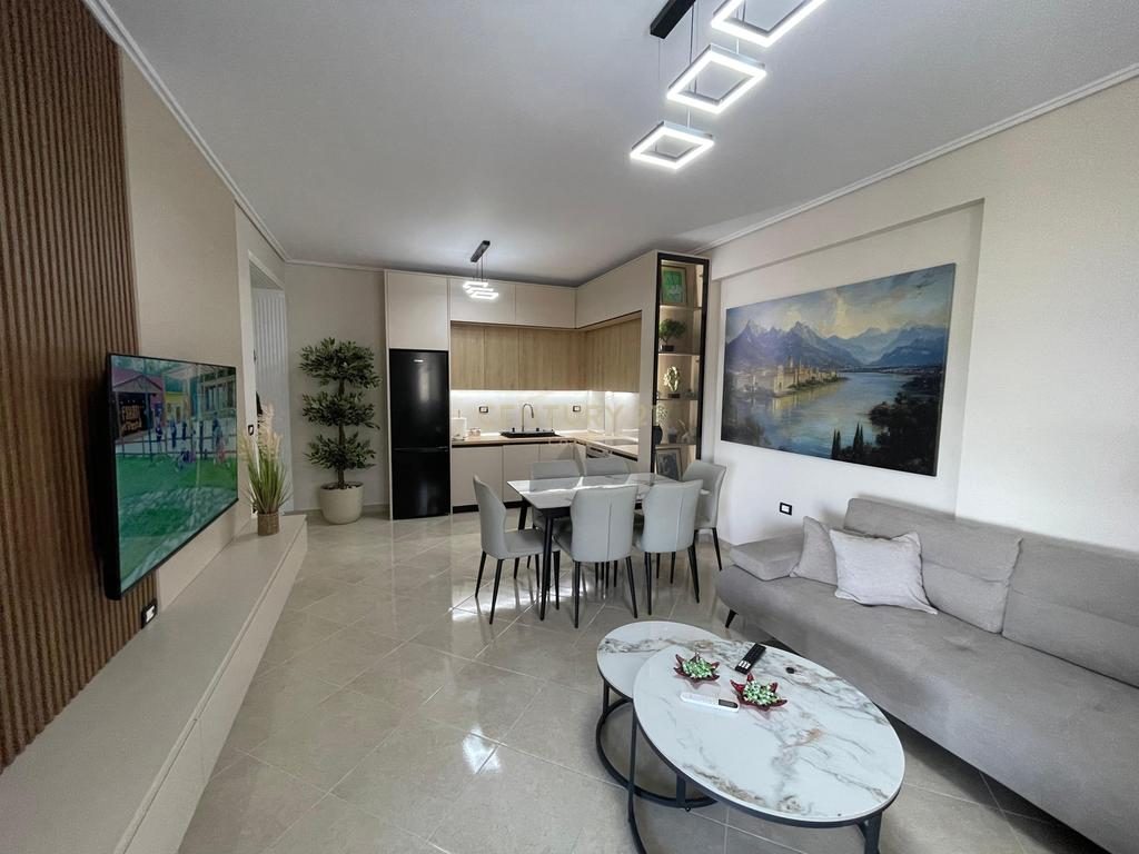 🌊 Me Qira | Apartament Premium 2+1 në Vijën e Parë të Lungomares me Pamje Deti.