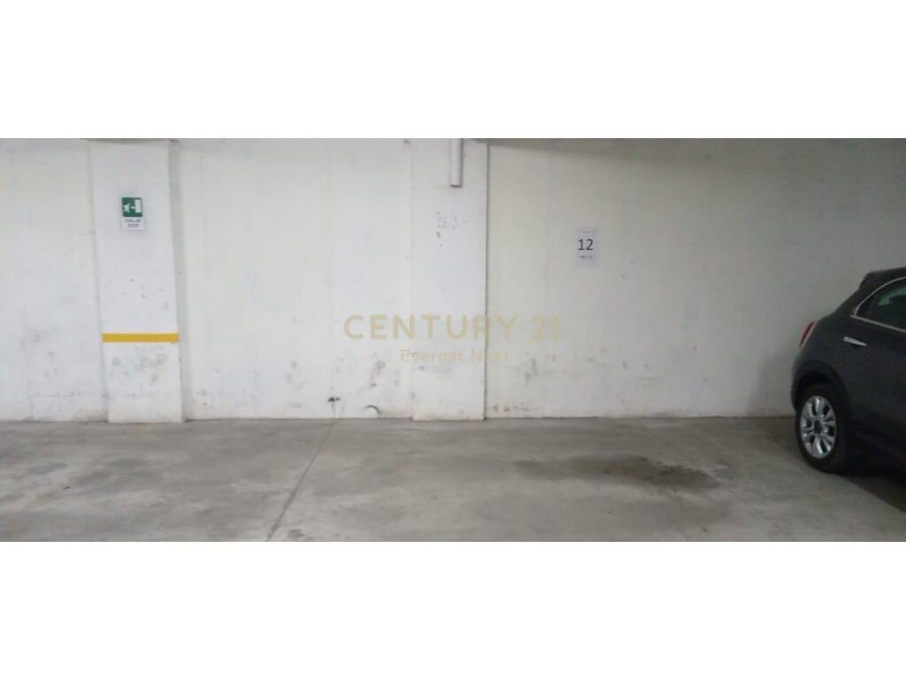 SHITET POST PARKIMI NE RRUGEN "SULEJMAN DELVINA”