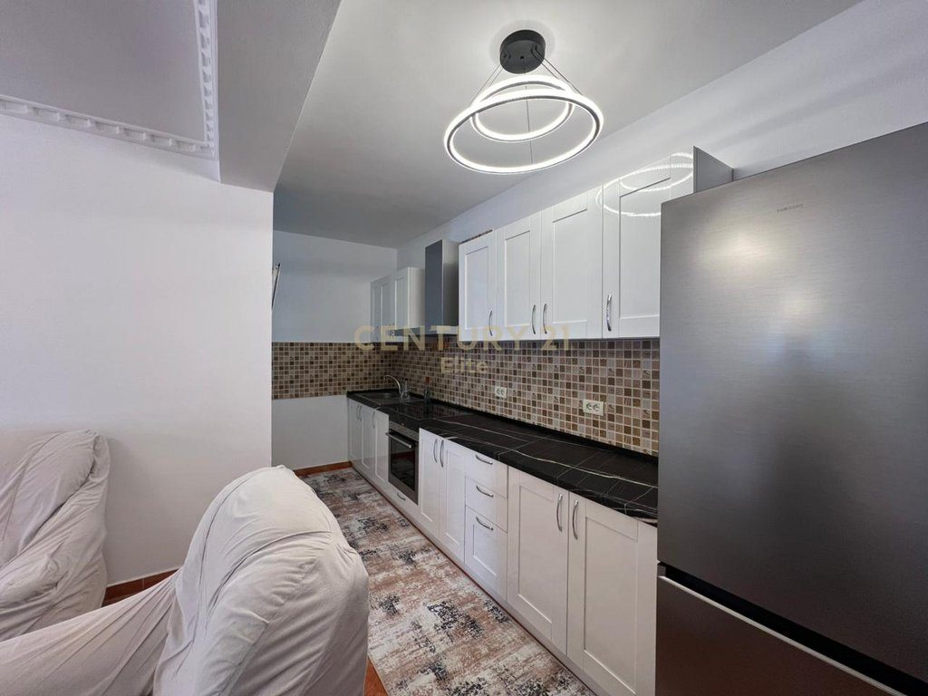 Apartament 2+1 Me Qira në Kodra e Priftit, Tiranë - 50,000 Lekë | 109.3 m²