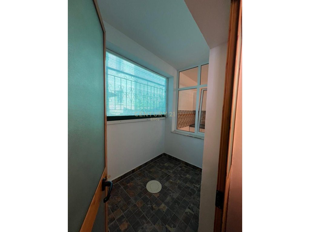 Apartament 2+1 Me Qira në Kodra e Priftit, Tiranë - 50,000 Lekë | 109.3 m²