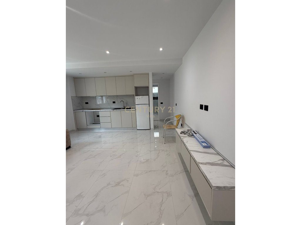 Apartament 1+1 Me Qira në Ish Këneta, Durrës - 350€ | 55 m²