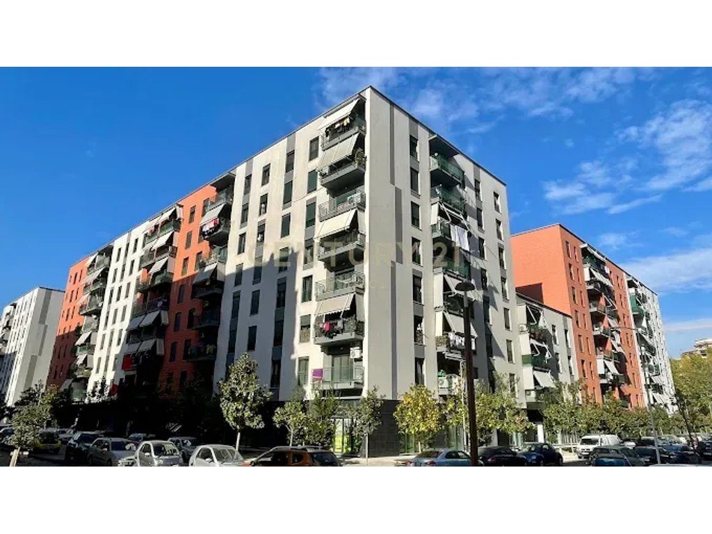 Magazine me qira në Unazën e Re, Tiranë - 800€ | 200 m²