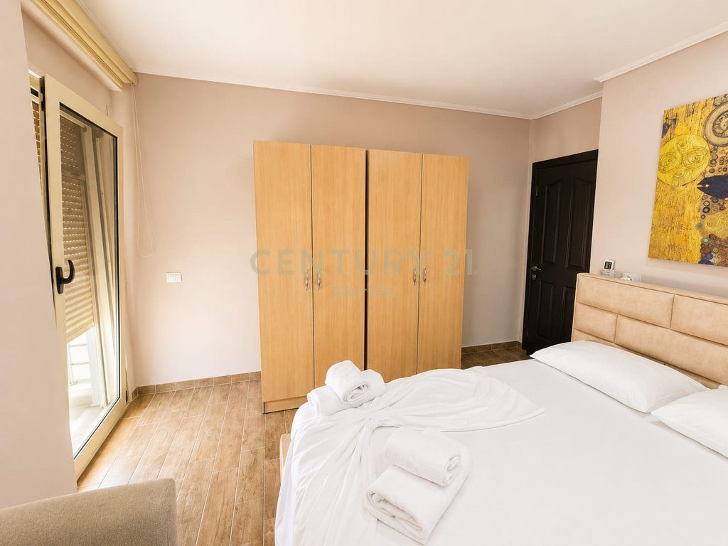 APARTAMENT 2+1 PER SHITJE,TEK PORTI I JAHTEVE! PAMJE DET!