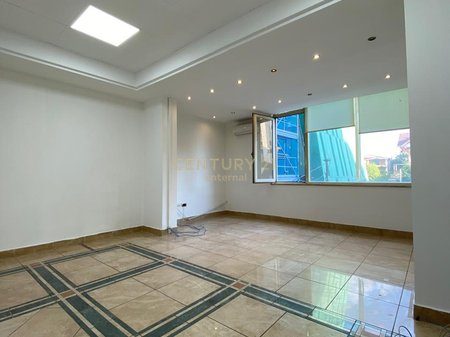 Ambient  për Zyra me Qira – 534 m²