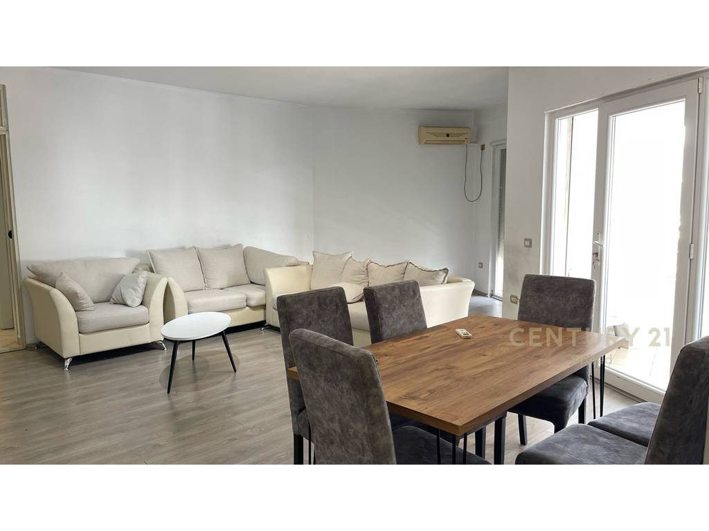 Apartament 3+1+2 për Qira në Astir!
