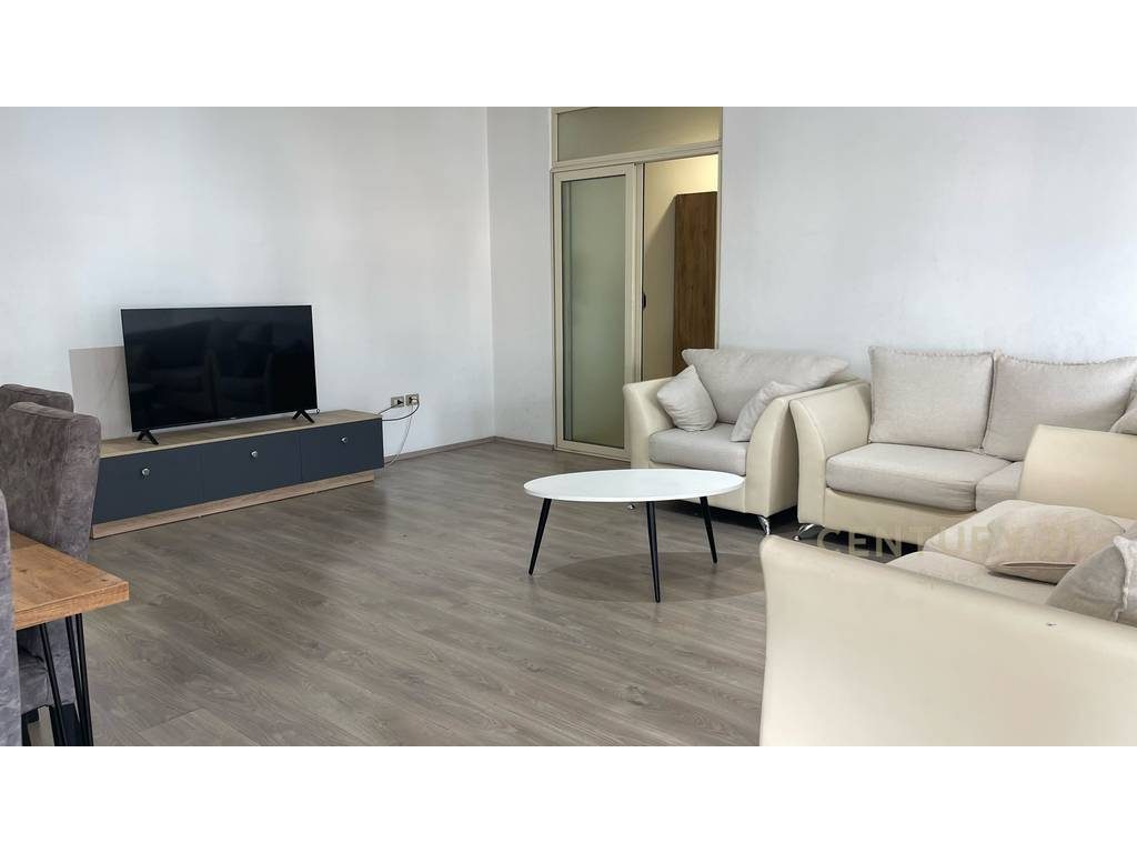 Apartament 3+1+2 për Qira në Astir!