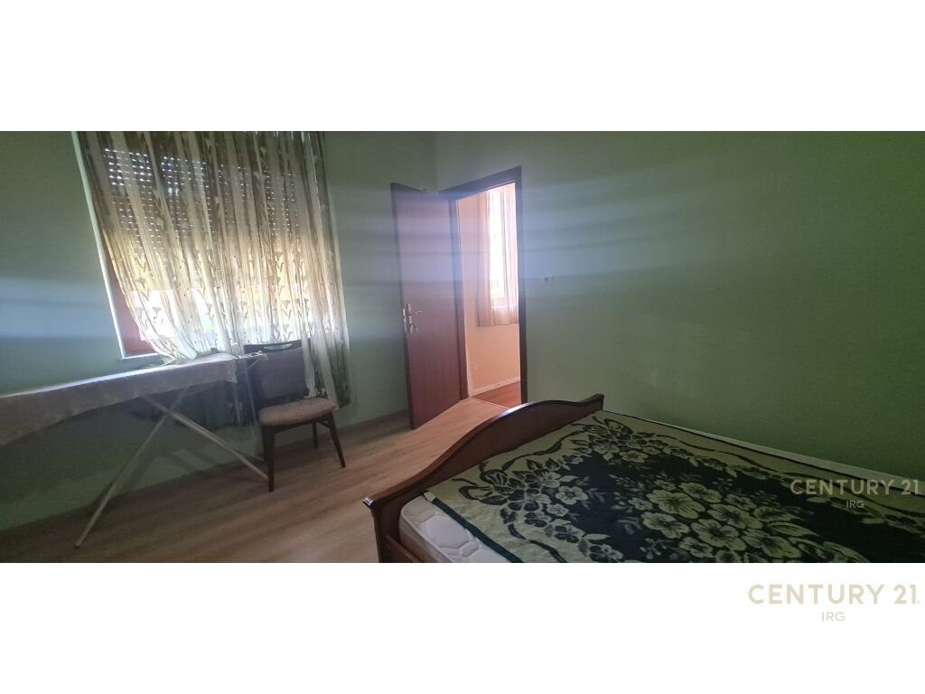 Prane rruges se Kavajes, Apartament 1+1!