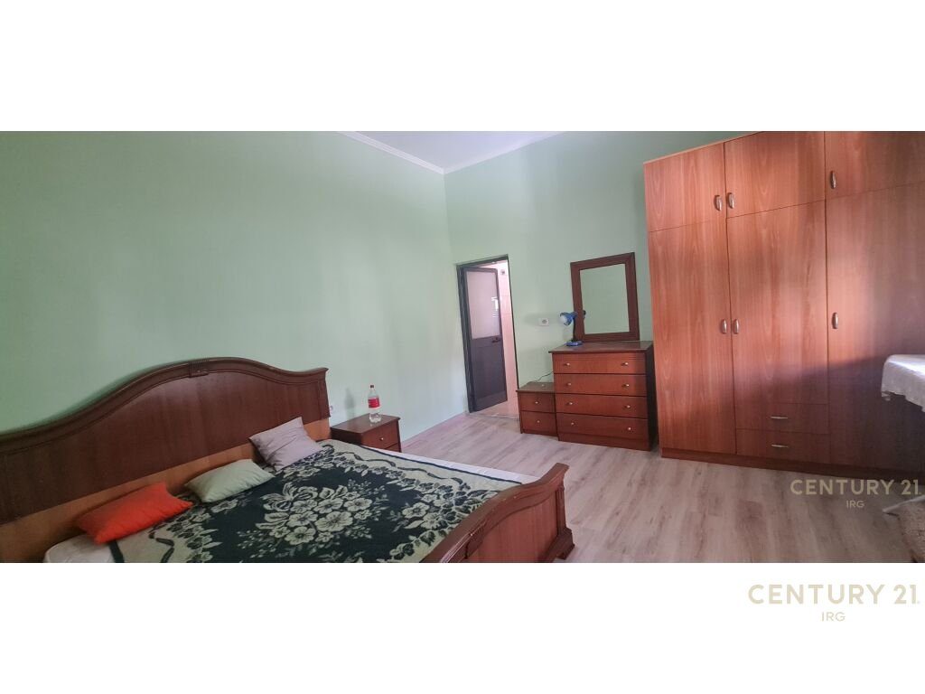 Prane rruges se Kavajes, Apartament 1+1!