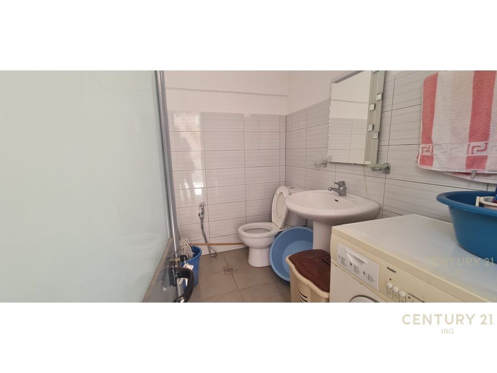 Prane rruges se Kavajes, Apartament 1+1!