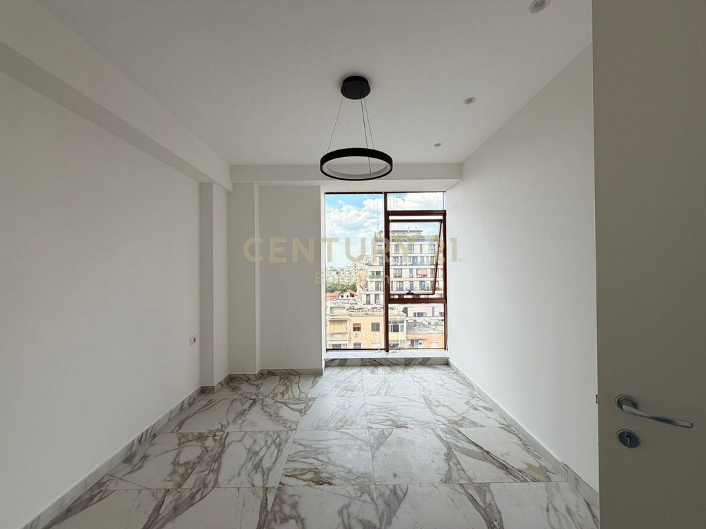 APARTAMENT 1+1 PËR QIRA TEK RRUGA E KAVAJËS  1300€/muaj