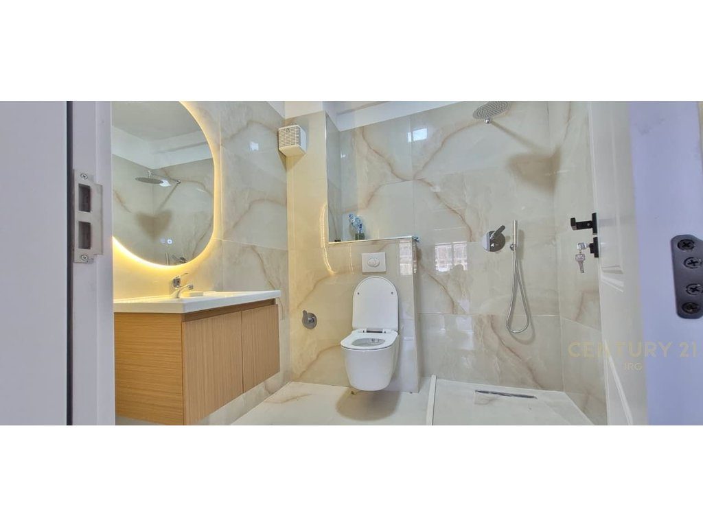 Shitet Super Apartament 2+1+2
 Bulevardi Zhan D’Ark – pranë Ministrisë së Jashtme