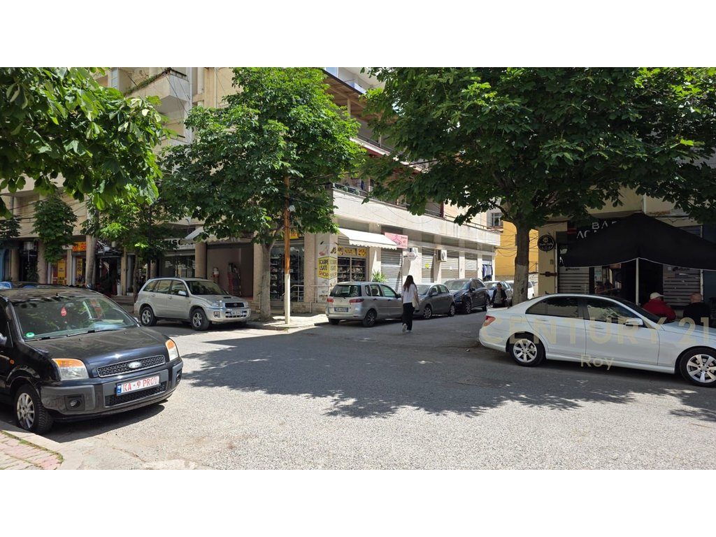 Shitet Njësi Biznesi 53.5 m² në Durrës – Pranë Kopshtit “Sotir Noka”