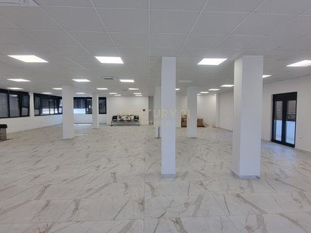 OBJEKT MULTIFUNKSIONAL ME QERA PRANE TEGUT